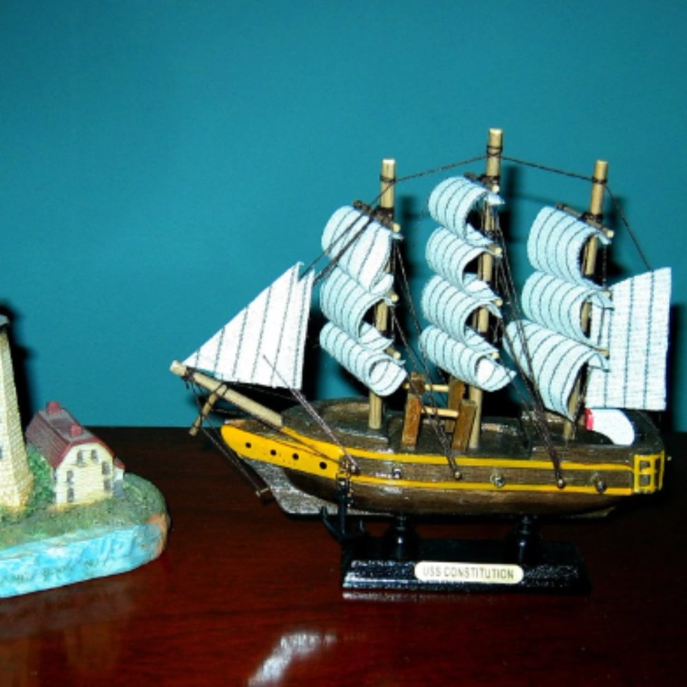 Wooden USS CONSTITUTION  Model Ship 6" Long- Fully Assembled